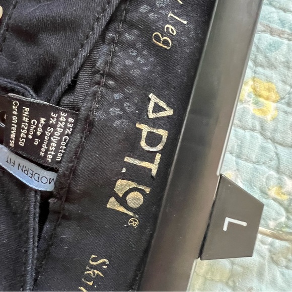 Apt 9 pants with subtle snakeskin print 12R - Picture 3 of 3